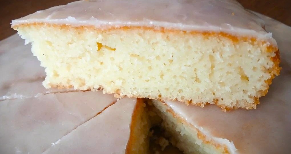 Вкуснейший кефирный пирог с манкой — лёгкий и ароматный!