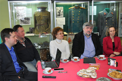 В центре с бородой - Юрий Юрьевич Щегольков, фотограф Анастасия Махель, 7 февраля 2015