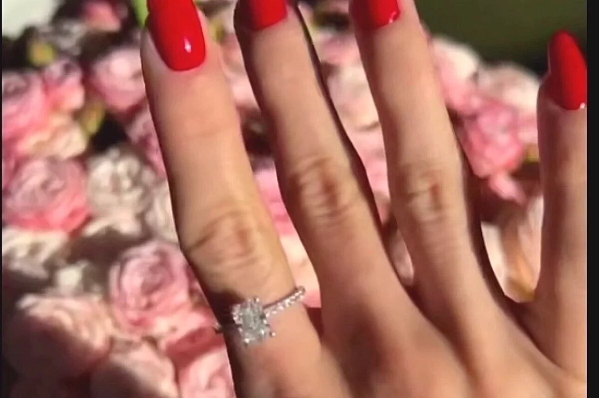    Оскандалившаяся блогер из Волгограда показала подарок на день рождения