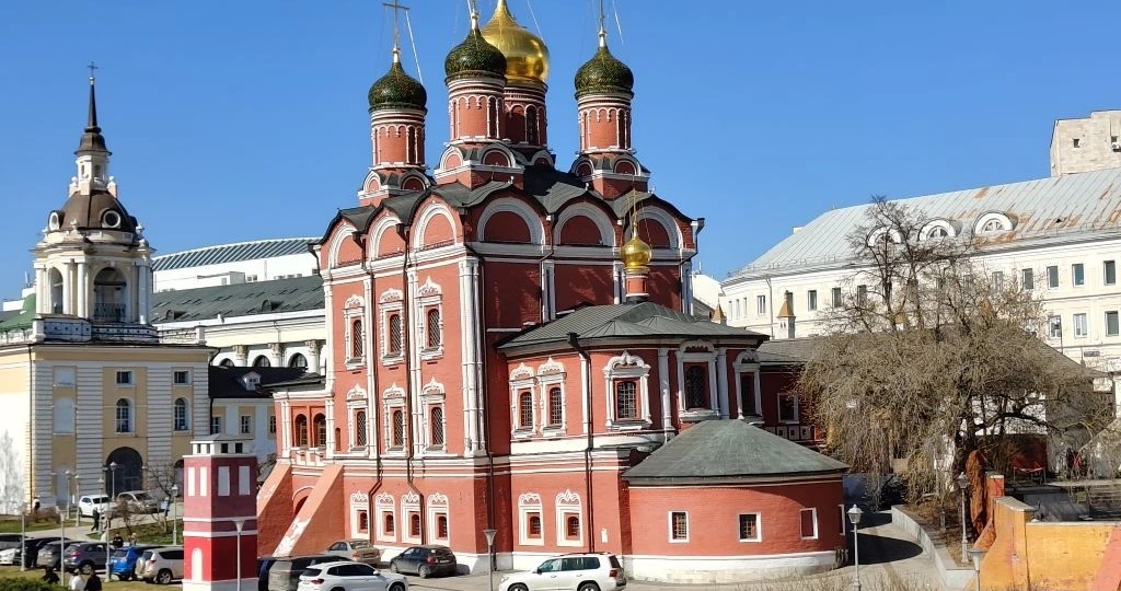 Знаменский собор на Варварке. Корабль русской истории среди шума мегаполиса