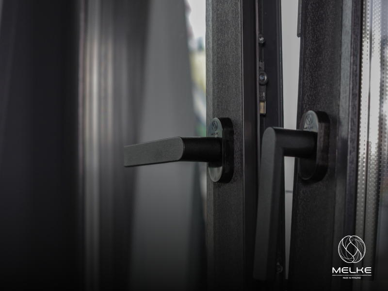 Окно, которое не даст открыть себя «как обычно»