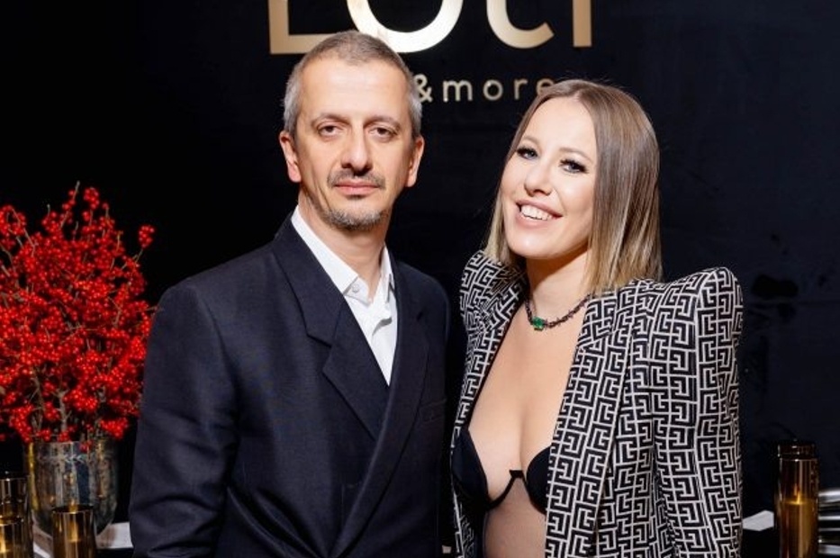 И ждёт их дорога дальняя... и дом казенный... Или не ждёт?