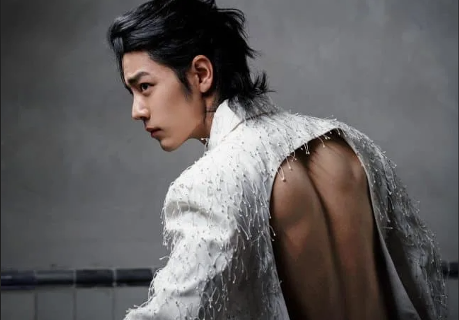 Китайский актер Сяо Чжань