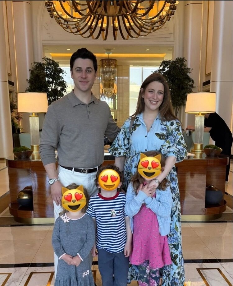 ФОТО: Instagram Дэвида Генри (запрещенная в России соцсеть; принадлежит компании Meta, признанной экстремистской организацией и запрещенной в РФ)📷
