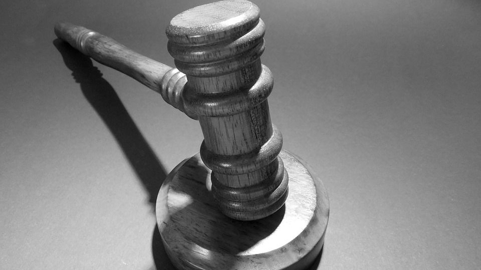     Молоток судьи   
(cc) succo