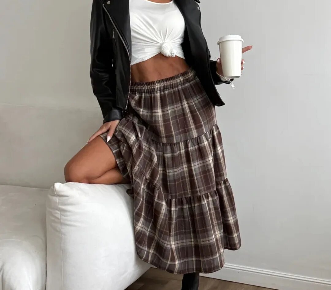 Одна из двух юбок, в которые я влюбилась сегодня утром на ВБ и которую при этом не стала заказывать