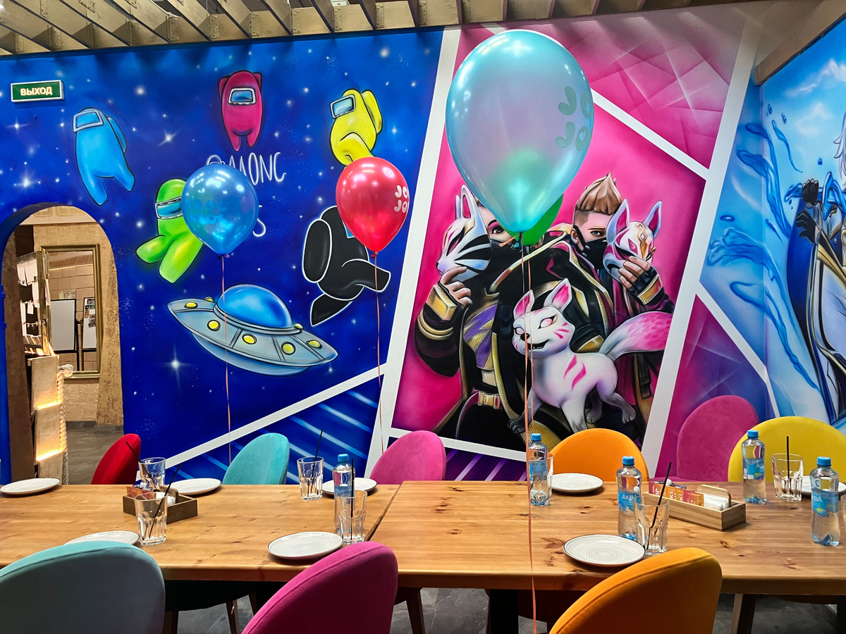 Фото из архива автора. Накрытие стола в детском центре Joki Joya. 