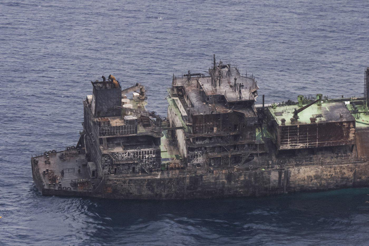 газовоз "Арктик Метагаз" после поражения дронами ВСУ