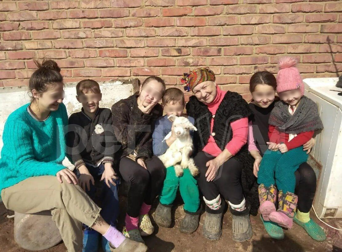    Румия Нурсканова с приемными детьми / Источник: © Фото предоставлено семьей