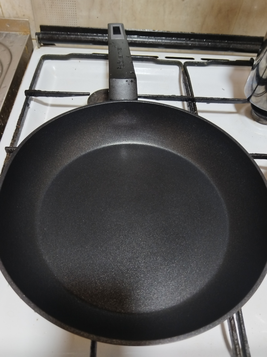 Сковорода от Polaris вышла мне в 450 рублей, которые тоже верну обратно, но другим способом ;)