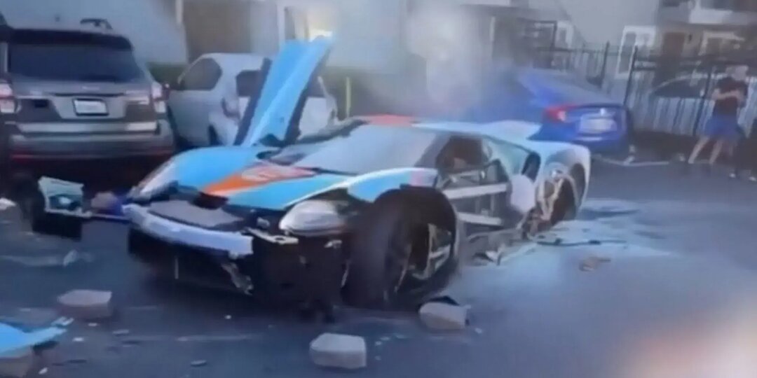 Ford за 196 млн рублей разбился в жестком ДТП