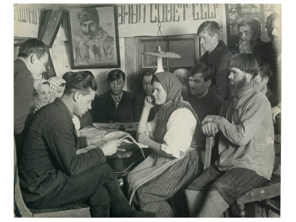 Изба-читальня. Калестин Коробицын, 1934 - 1940 год, архив Валентина и Андрея Туркиных.