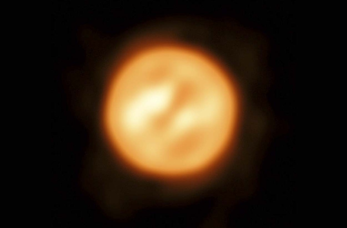 Изображение поверхности Антареса, полученное с помощью Очень Большого Телескопического Интерферометра (VLTI) / © ESO/K. Ohnaka