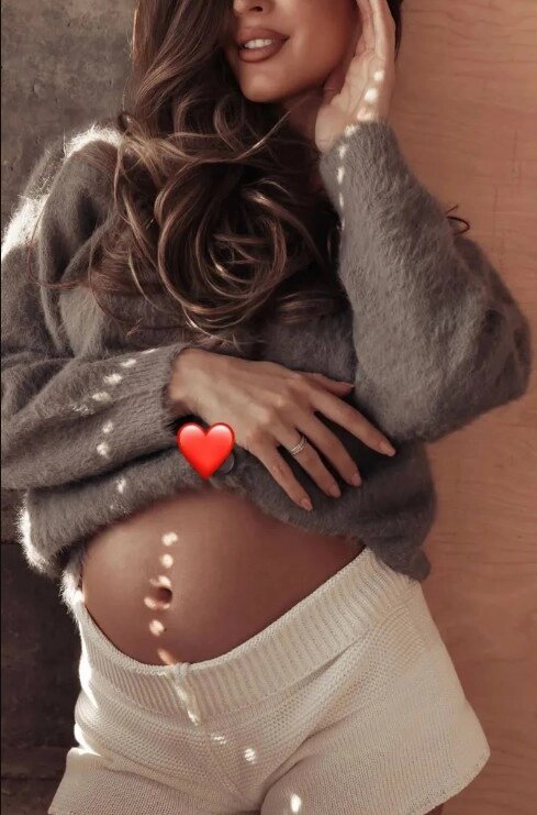    Анна Бузова сообщила в соцсетях о своей беременности. Фото: соцсети