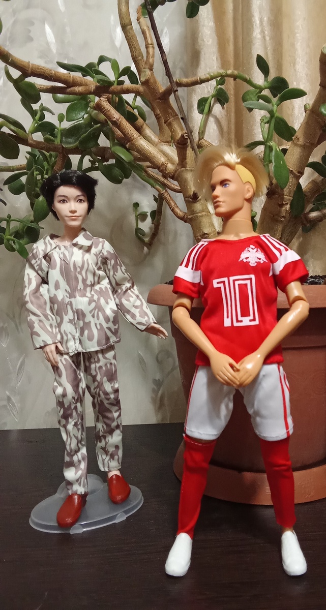 Любимая поза футболистов. Прикрыть самое ценное 