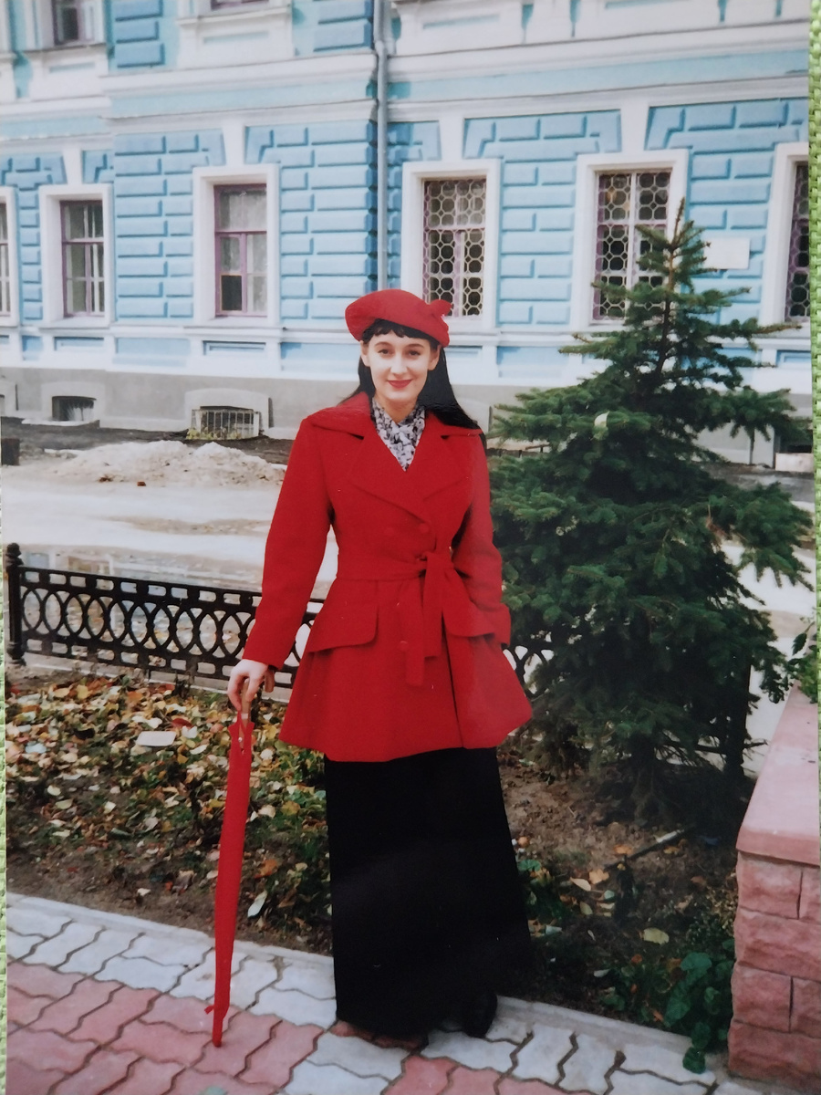 Здесь мне 20 лет, и это моя первая фетровая шляпка