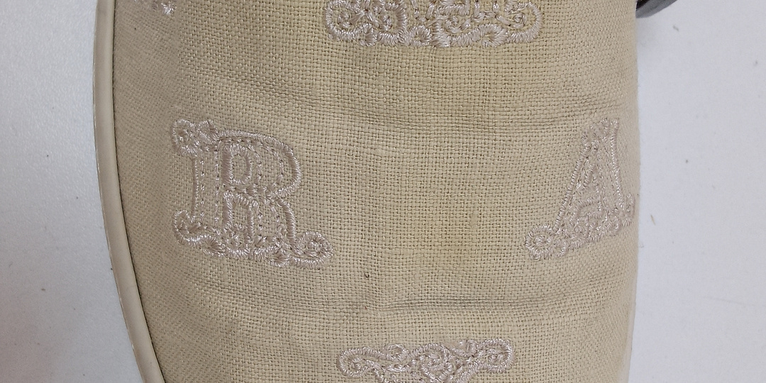 Новый завоз. Много кожи.