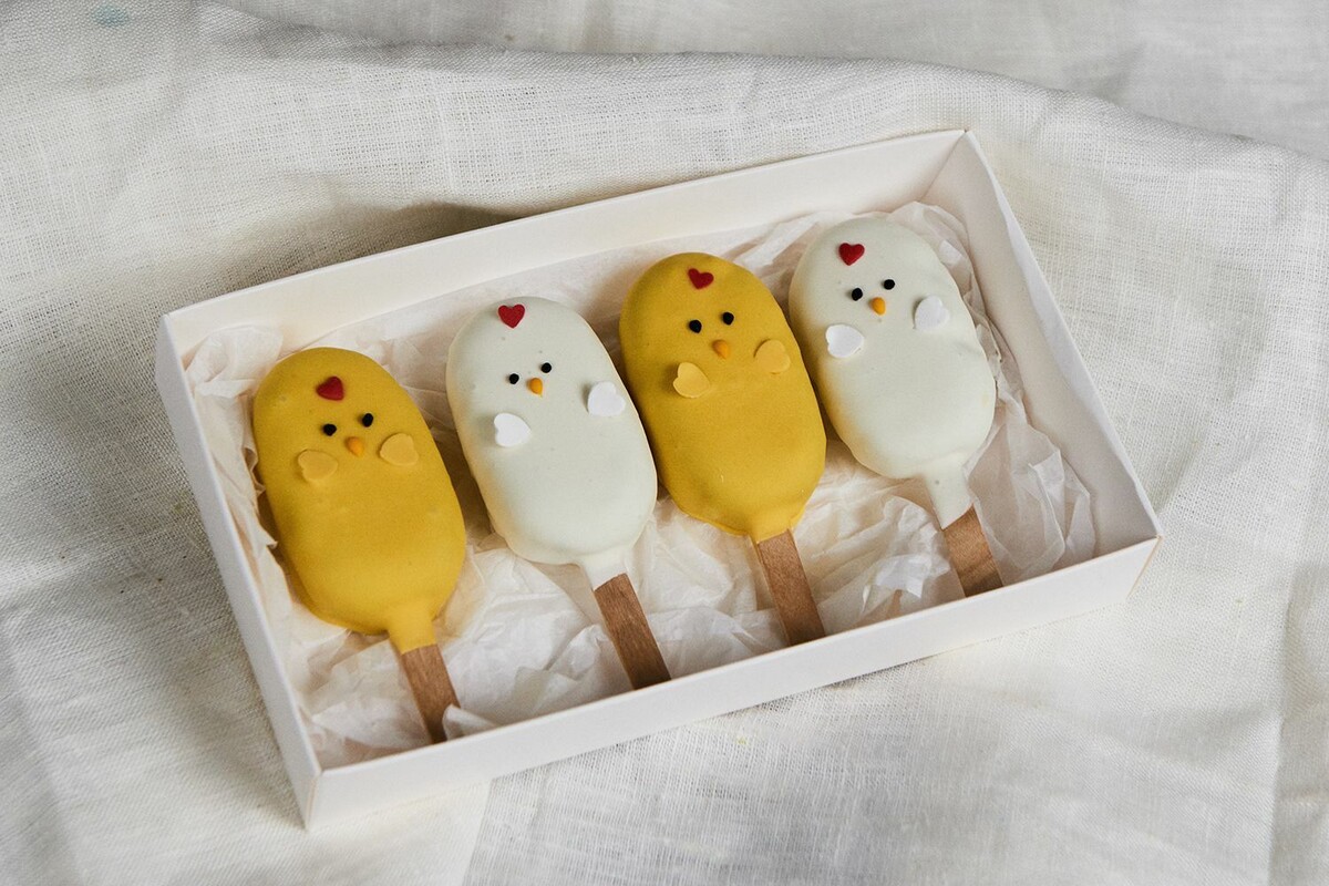 Кейкпопсы эскимо на Пасху «Цыплята» от Cheese it! Bakery за 1 100 ₽