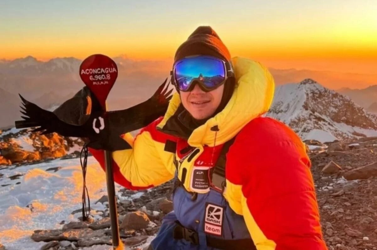    Блогер без ног из Уфы Рустам Набиев отправился покорять Эверест