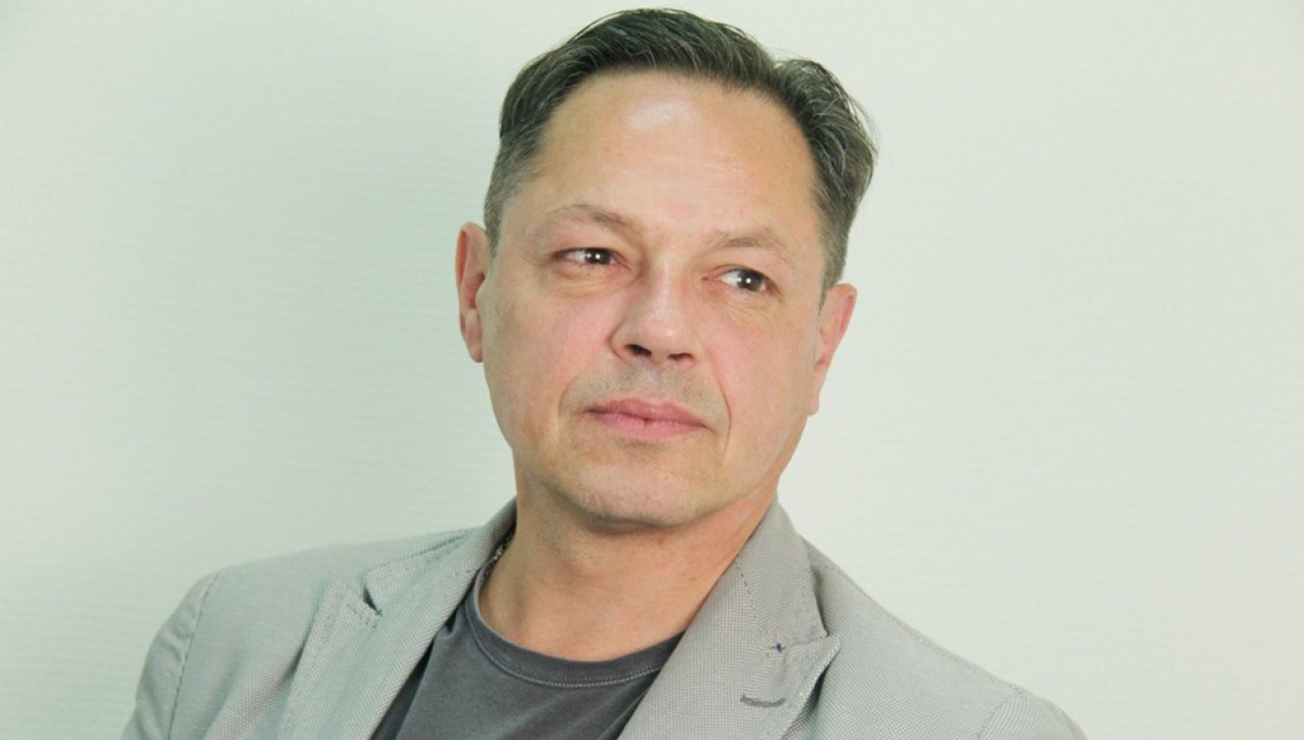 Игорь Борисович Скляр — советский и российский актёр театра и кино, певец, музыкант.