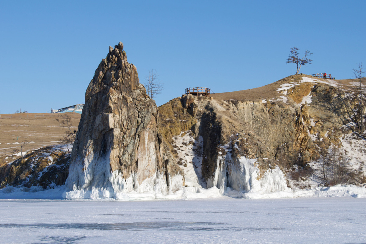 Озеро Байкал. Мыс Богатырь на острове Ольхон