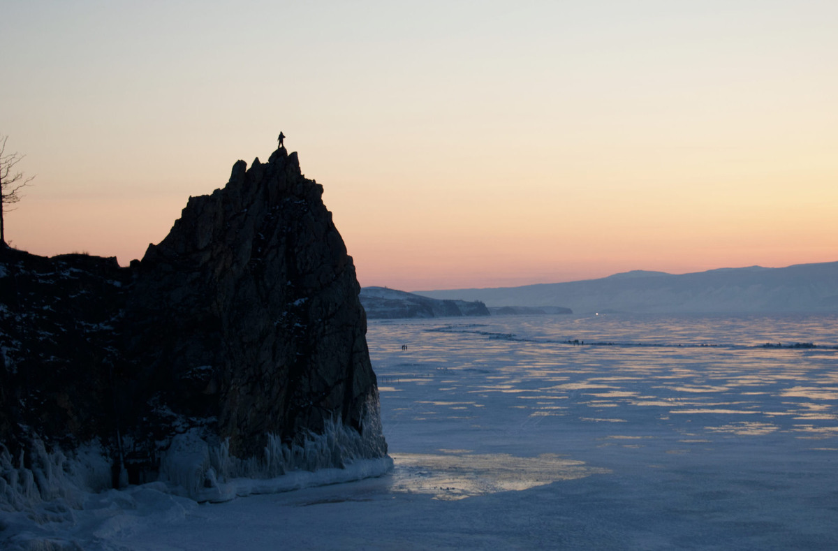 Озеро Байкал. Мыс Богатырь на острове Ольхон