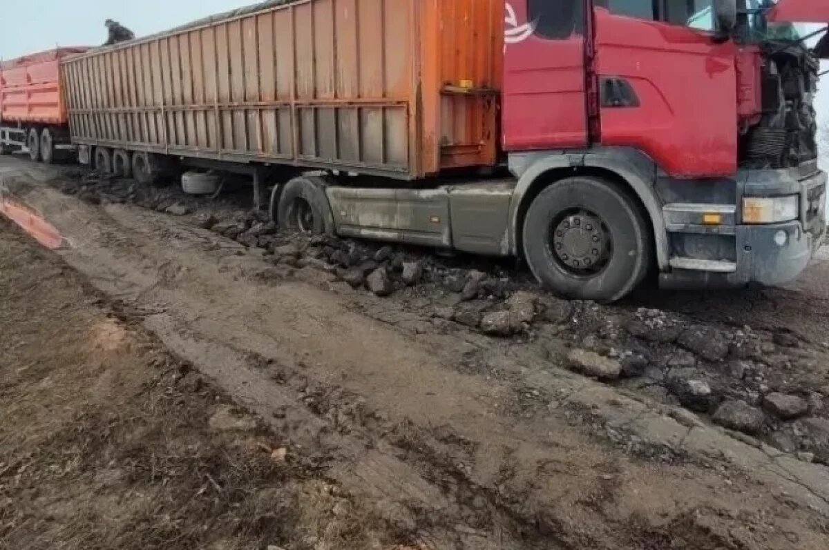     В Переволоцком районе автодорогу Сырт – Родничный Дол закроют для большегрузов.