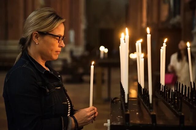    Утренние молитвы на Пасхальную неделю: полный текст, кому молиться