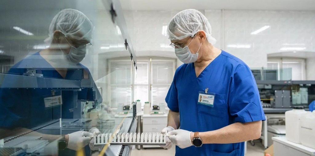 Повышенный риск опоясывающего герпеса у людей с ВИЧ: новое исследование