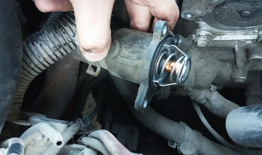 Расход топлива снова в норме: моторист подсказал, какой клапан проверить с приходом весны, чтобы вернуть машине экономичность