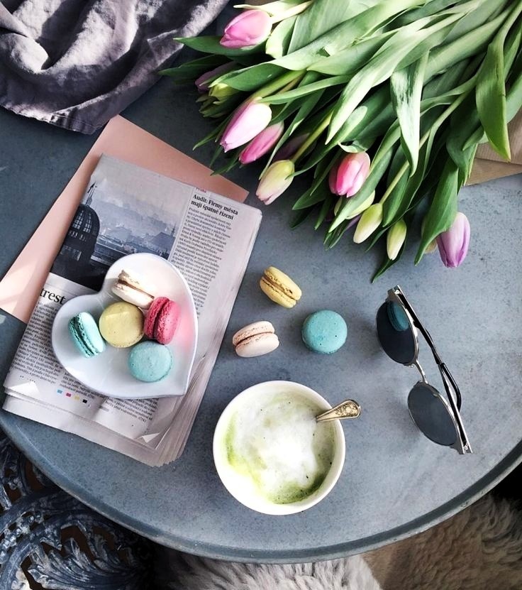 1. Тюльпаны и апрель. Иллюстрации из открытых источников.