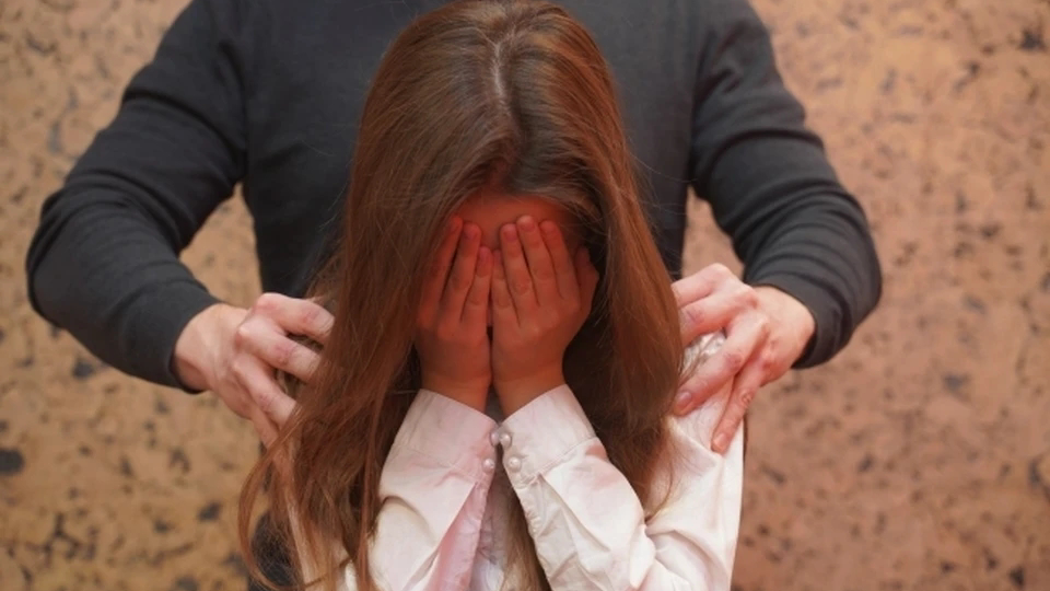 Забрать девочку из благополучной семьи и отдать заключенному... Тут даже со дна стучать отказались.