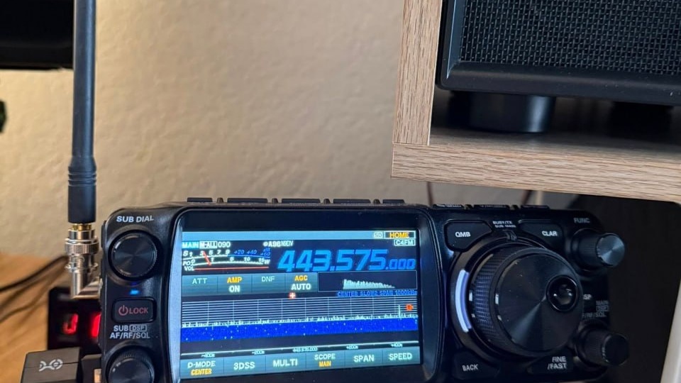 Решение проблемы с разъёмом V/UHF