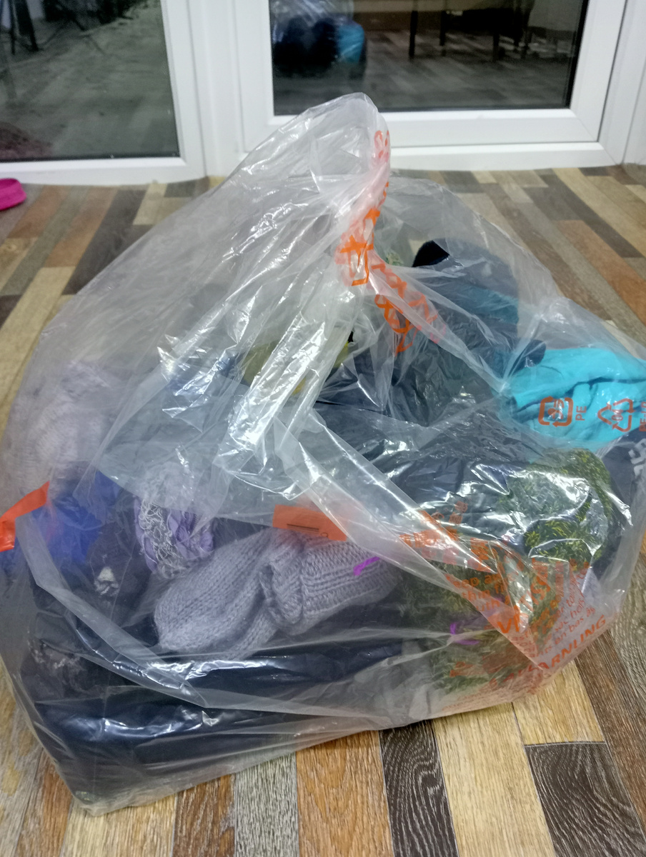 Фото автора, пакет одежды для "отдать кому-нибудь"