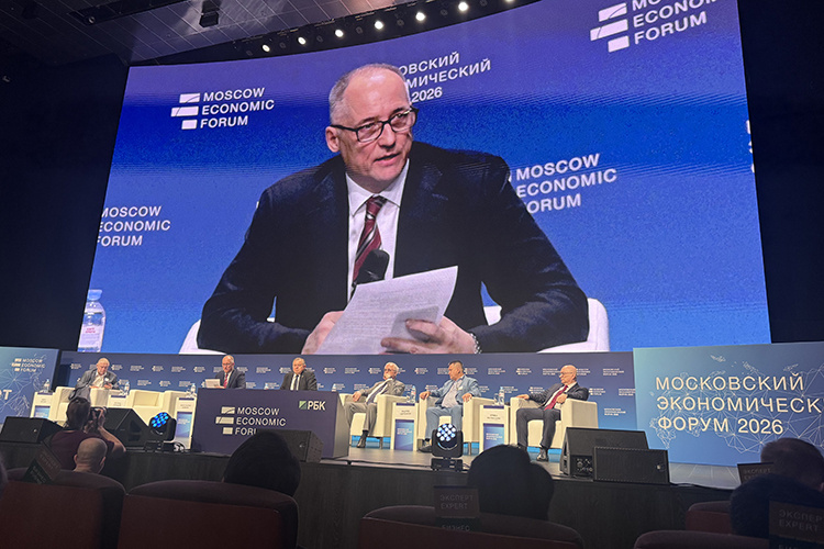    Президент ассоциации «Росспецмаш» Константин Бабкин открыл юбилейный Московский экономический форум (МЭФ).   
Фото: Елена Колебакина-Усманова