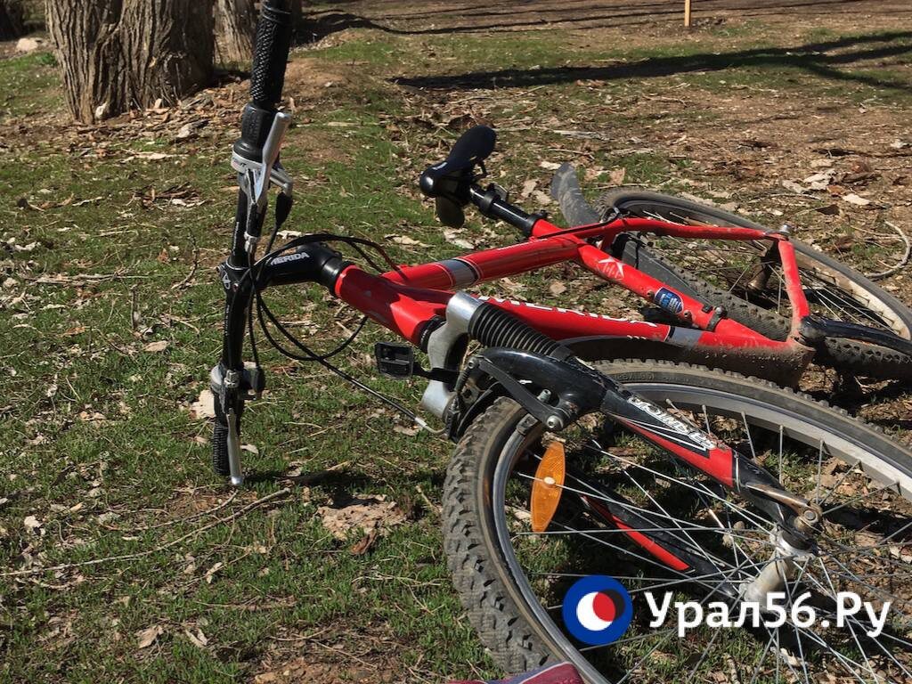    В Новотроицке велосипедист заплатит штраф за поврежденный автомобиль после ДТП