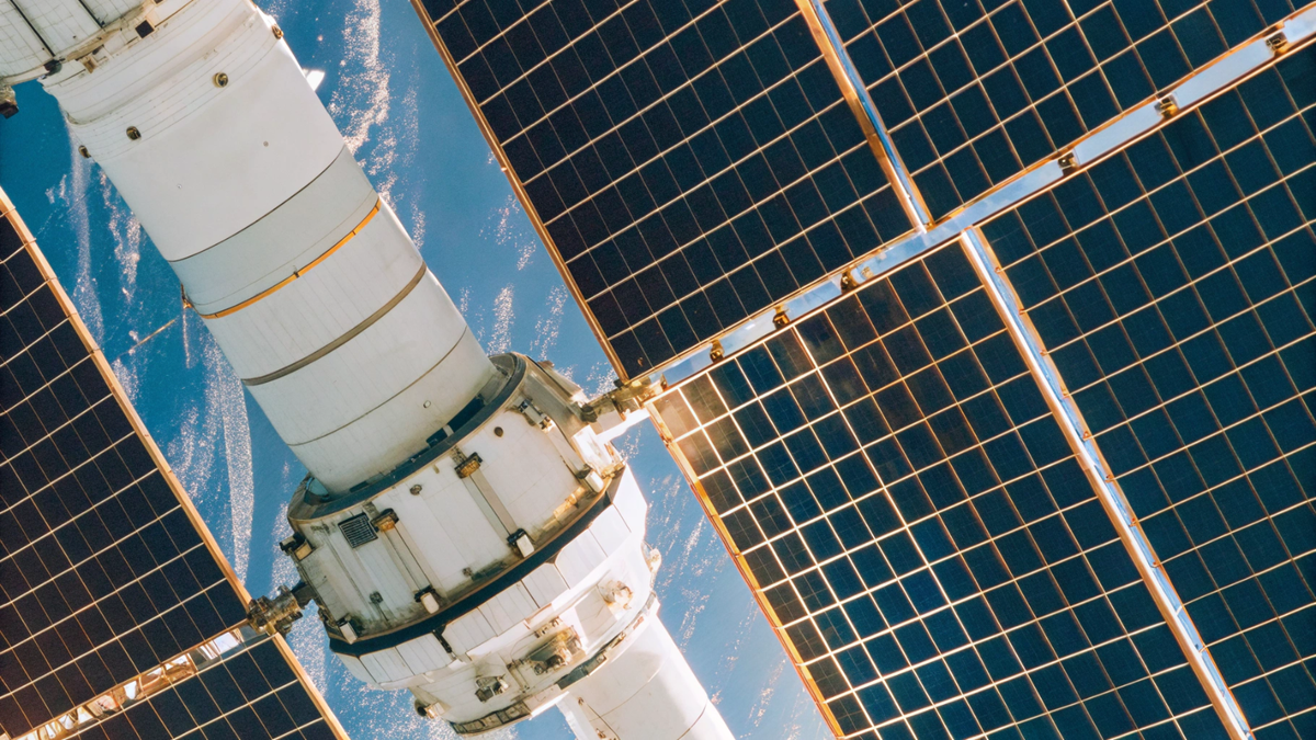    Китай превращает орбитальную солнечную электростанцию в военный инструмент: проект «Чжужи» получит функции разведки и подавления сигналов