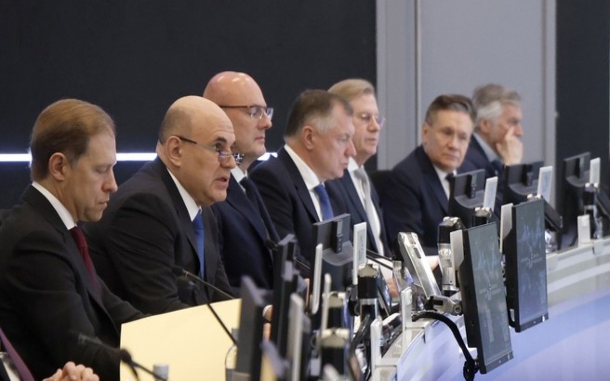    Мишустин объявил о мерах по сдерживанию цен на топливо и удобрения внутри страны фото: сайт правительства РФ