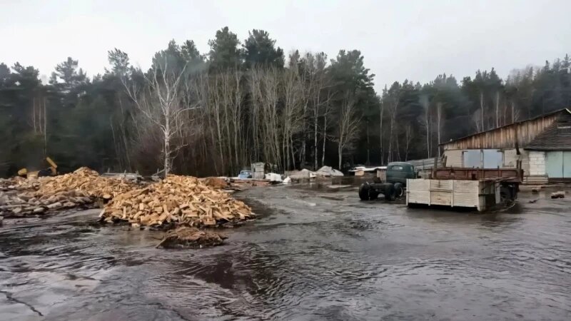     Озеро вышло из берегов в Алтайском крае. Пресс-служба МЧС по Алтайскому краю