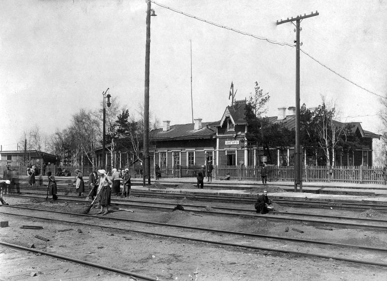 раньше это была станция Ангара на Транссибе, а никакое не Усолье:)