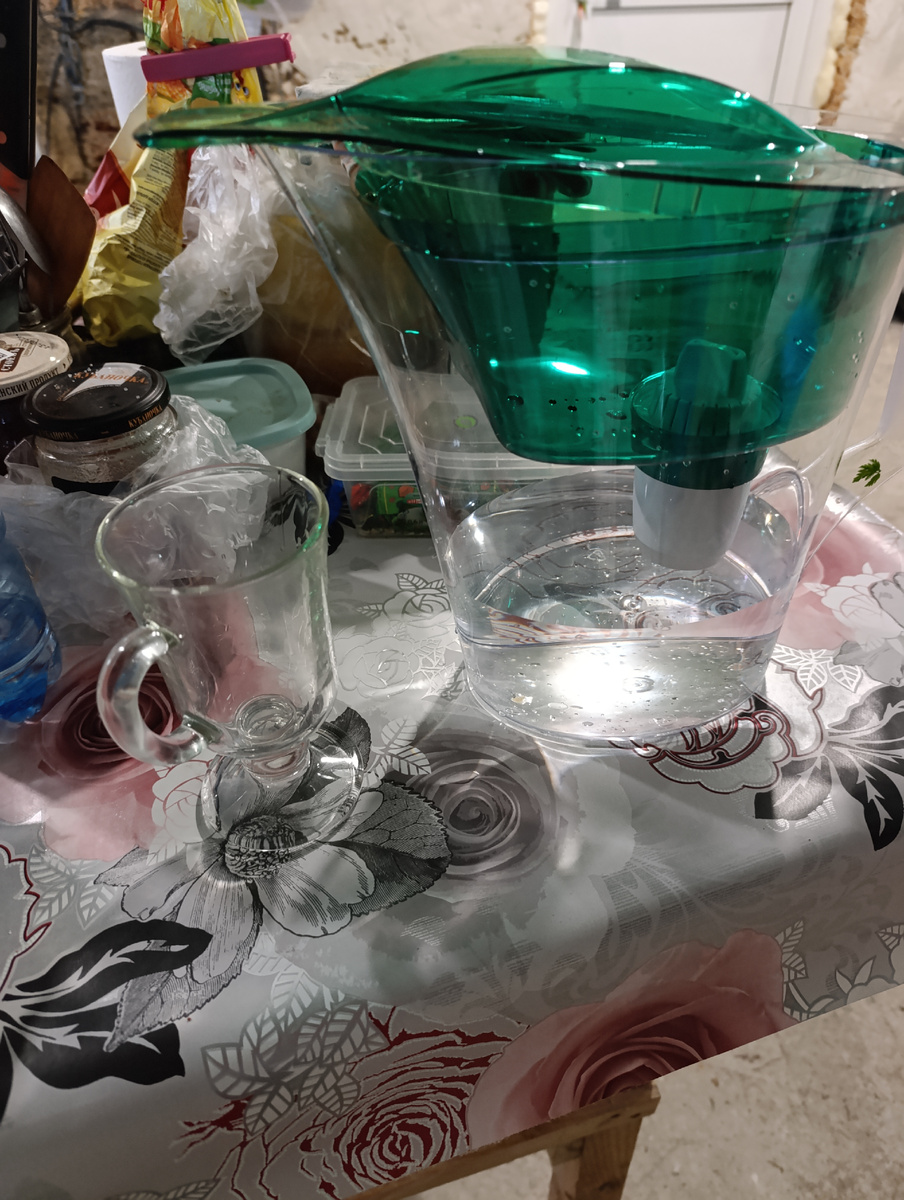 Маленький бокал рядом с фильтром брала по 60 рублей за штуку. Это бокальчик для глинтвейна, взяла два штуки, нужно теперь купить приправы для глинтвейна и когда муж приедет буду удивлять его познаниями в кулинарии.