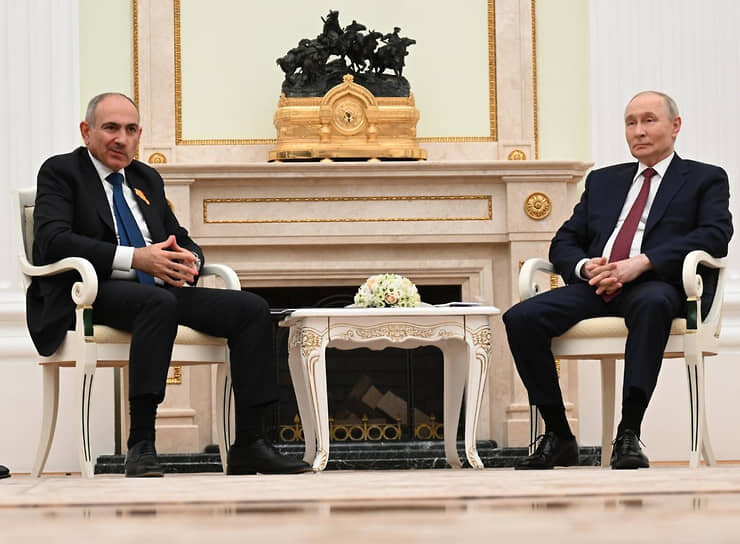 Никол Пашинян и Владимир Путин.