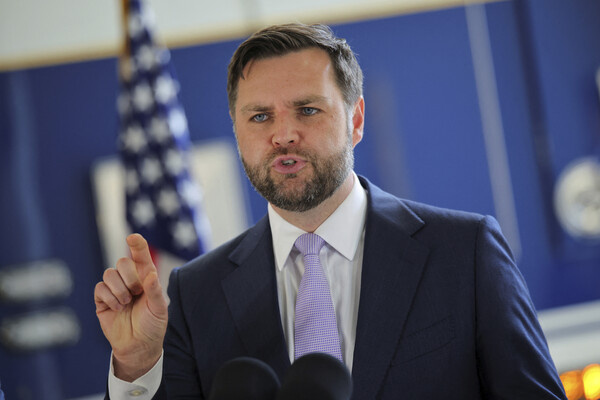 Daniel Cole/Reuters   📷