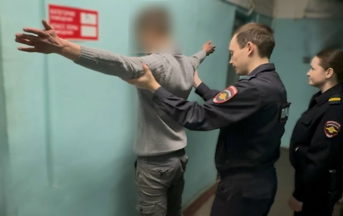    В центре Каменска задержали мужчину с мефедроном и а-PVP