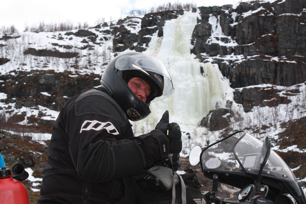 Встреча на норвежской дороге. Мотоциклист из Амстердама.