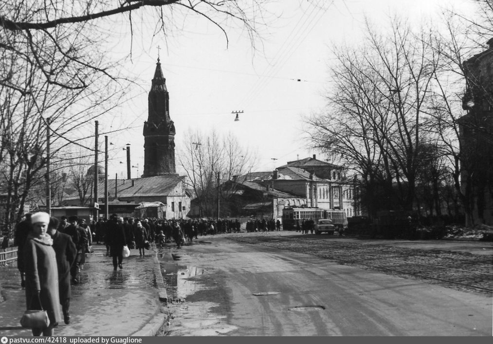 Именно так мы ждали трамвай от рынка до дома