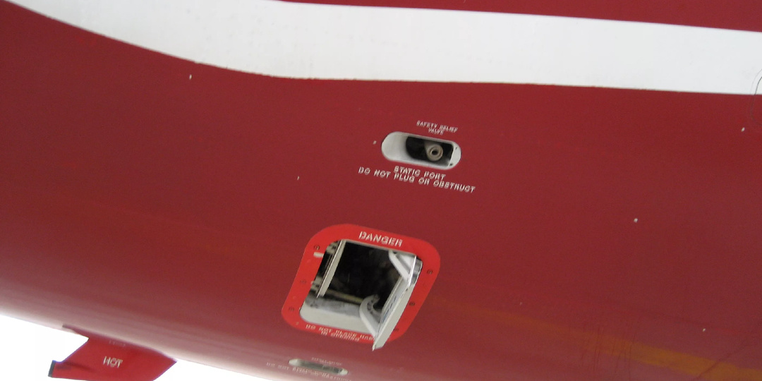 Откуда в самолёте воздух?