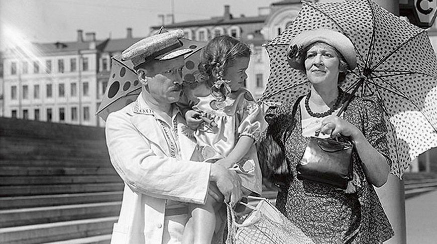 Кадр из комедии "Подкидыш" (1939 г)