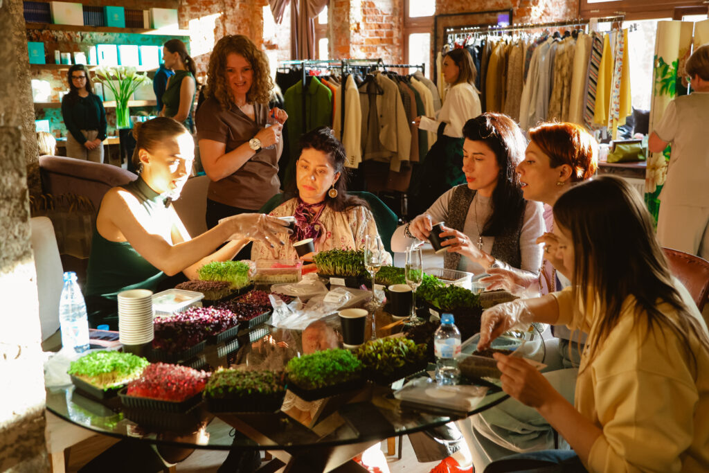 Листайте вправо, чтобы увидеть больше изображений