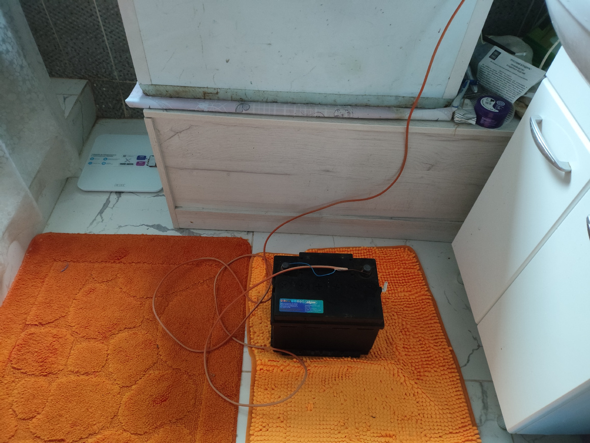 Старая батарея за работой